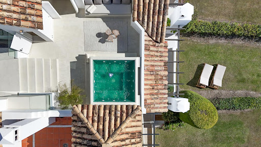 Villa avec piscine et terrasse 2