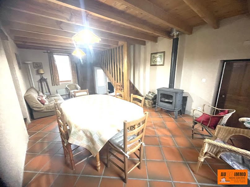 Vente maison 8 pièces 130 m² à Escoutoux (63300), 170 000 €