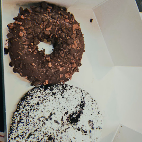 Mocha chocolate donut & snowdrop(?) cookie