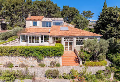 Seaside house with pool and terrace 9