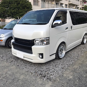 ハイエースバン TRH200V