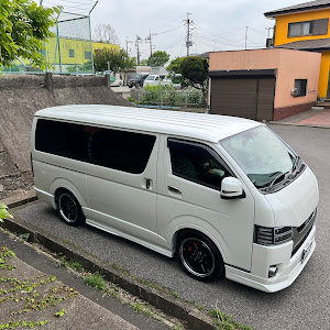 ハイエースバン TRH200V