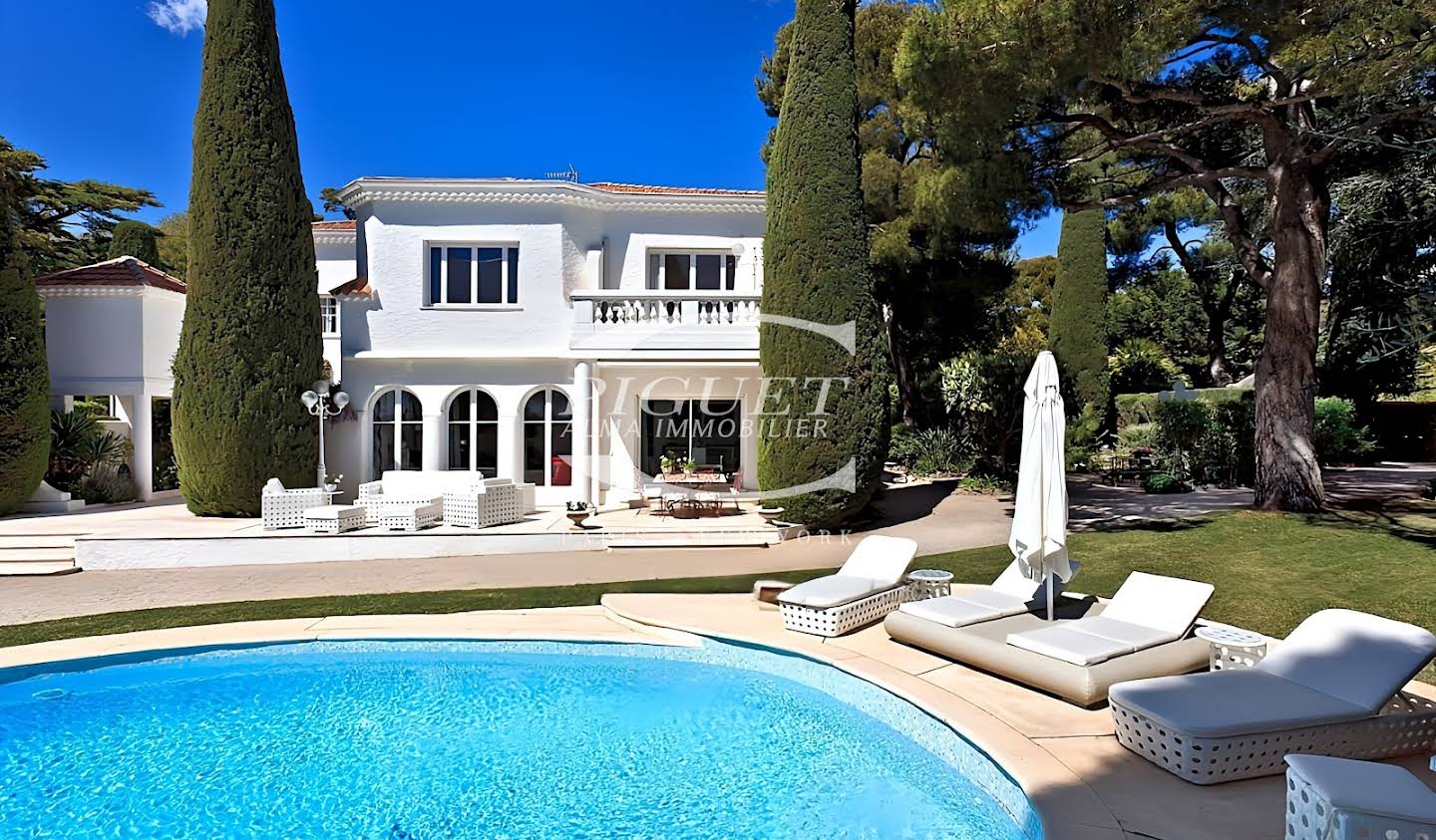 Maison avec piscine en bord de mer Saint-Jean-Cap-Ferrat