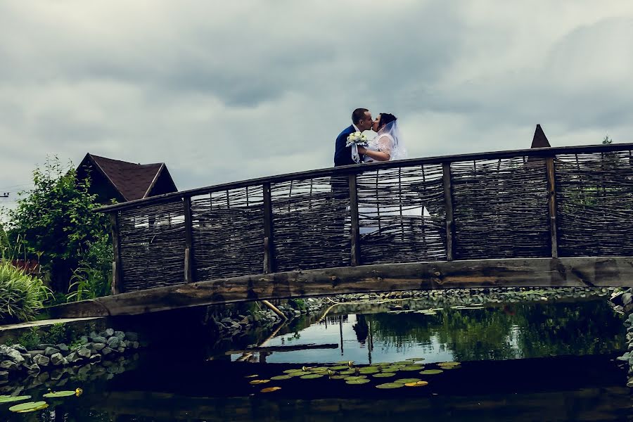 Nhiếp ảnh gia ảnh cưới Konstantin Antonov (fotoburg). Ảnh của 4 tháng 9 2016