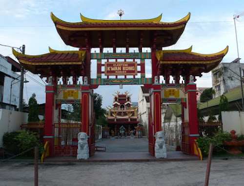 Porta di un tempio buddista di lorimacsun