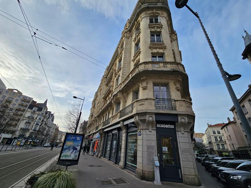 Vente appartement 7 pièces 197 m² à Saint-Etienne (42000), 219 200 €