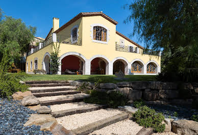 Maison avec piscine et jardin 1