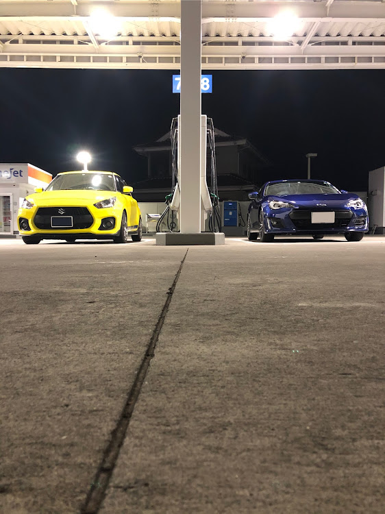 スイフトスポーツのBRZ納車・タイプＳ・スイスポとBRZ・納車おめでと！・スポ車カップルに関するカスタム事例の投稿画像1枚目