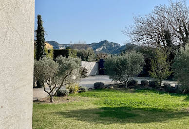 Maison avec piscine et terrasse 1