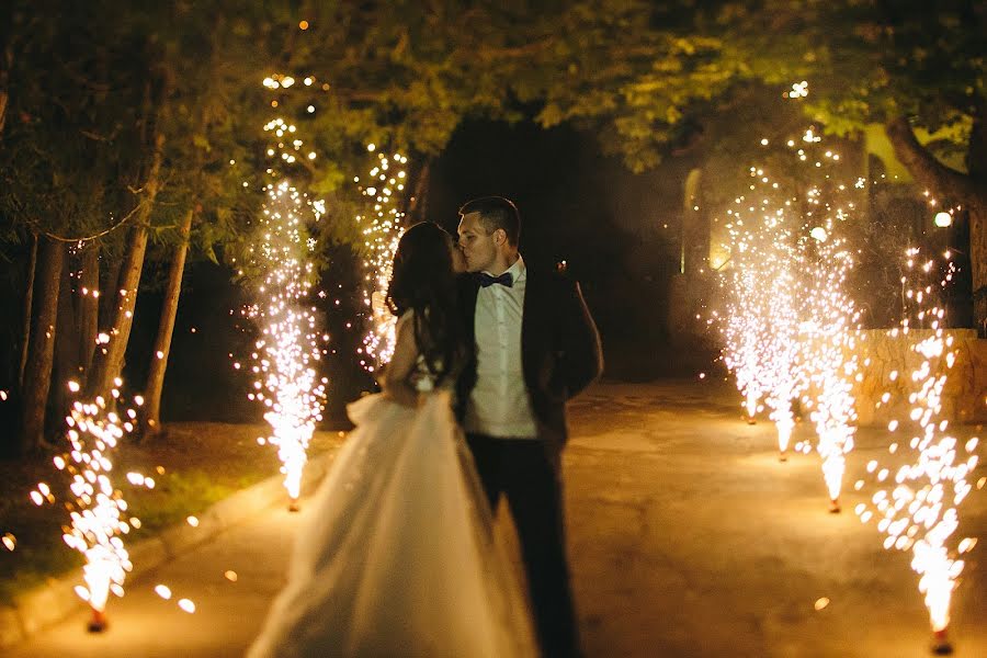 Fotografo di matrimoni Viktoriya Khruleva (victori). Foto del 13 giugno 2015