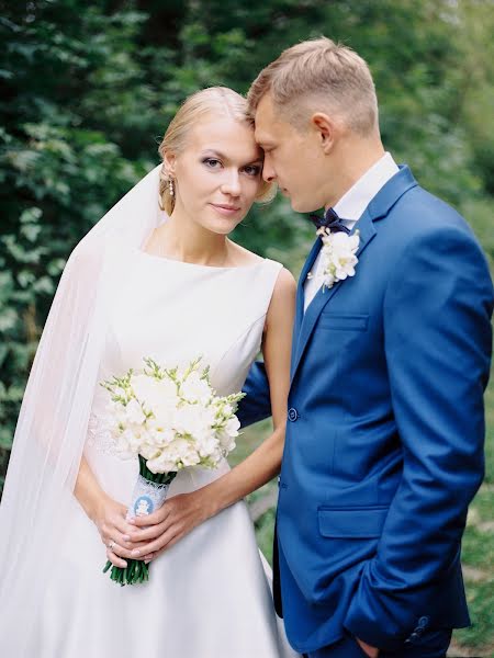 Fotógrafo de casamento Lyubov Lokotkova (lokotkova). Foto de 12 de janeiro 2017