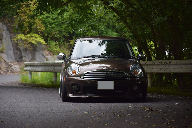 ミニのR56　MINI　ONE・LINK広島・山の中でカメラ練習中・繋がれお尻にドンっに関するカスタム事例の投稿画像5枚目