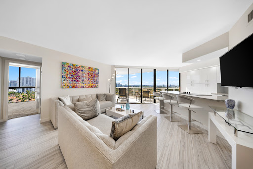 Apartment with pool 5