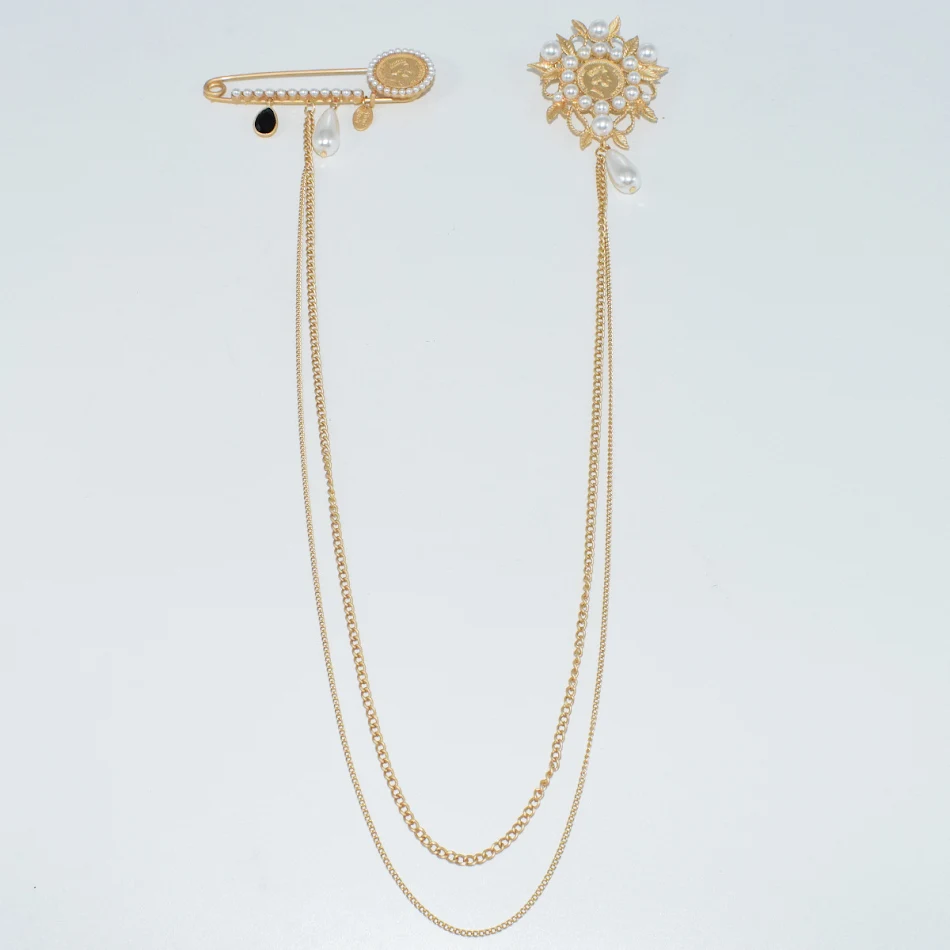 Broche Palace Relief à Double Tête avec Longue Chaîne à Gland, Élégance et Raffinement pour un Style Distingué, l'Accessoire Parfait.