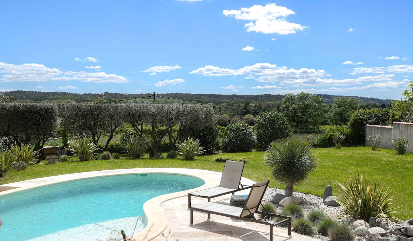 Property with pool and garden Uzès