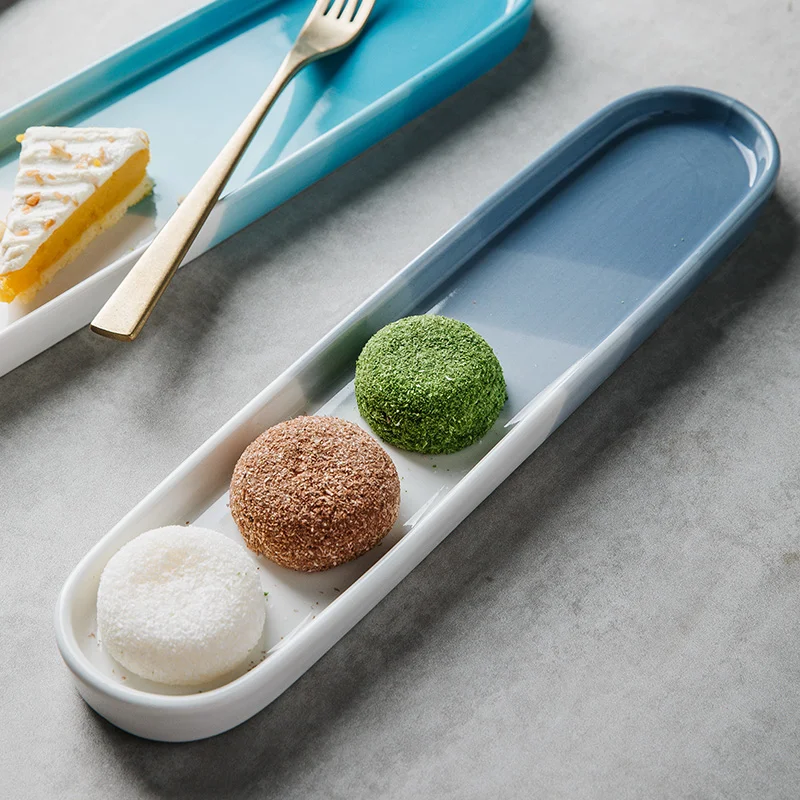 Nouveau plat long en céramique japonaise pour sushi. Présentez vos sushis avec élégance et raffinement, pour une expérience culinaire exceptionnelle.