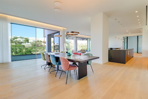 Appartement avec terrasse et piscine 3