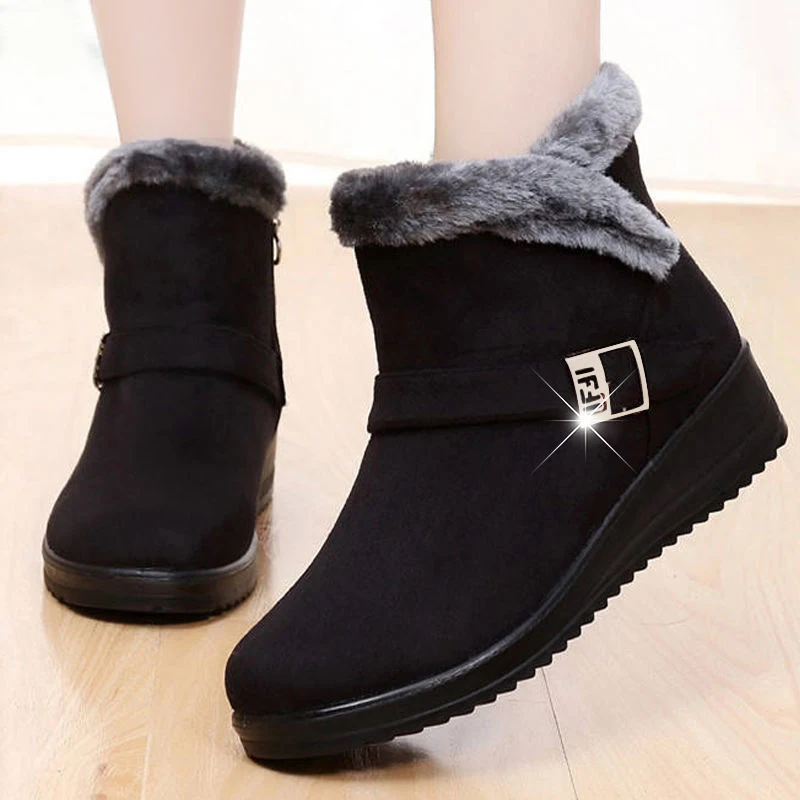 Warme katoenen laarzen voor moeders, korte schacht, lage hak en fluwelen voering. Comfortabele winterlaarzen voor dames.