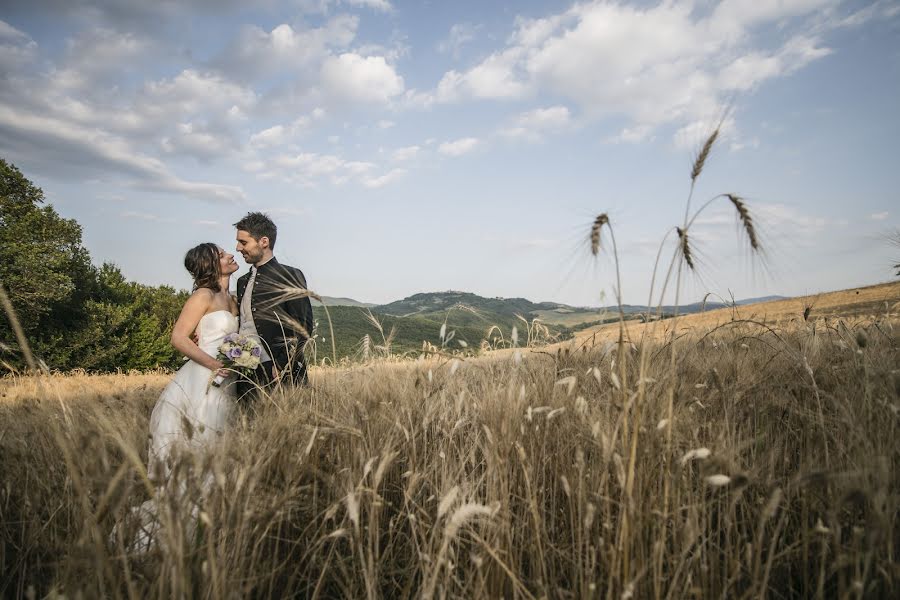 Wedding photographer Gaetano Longo (primopianocolle). Photo of 4 July 2019