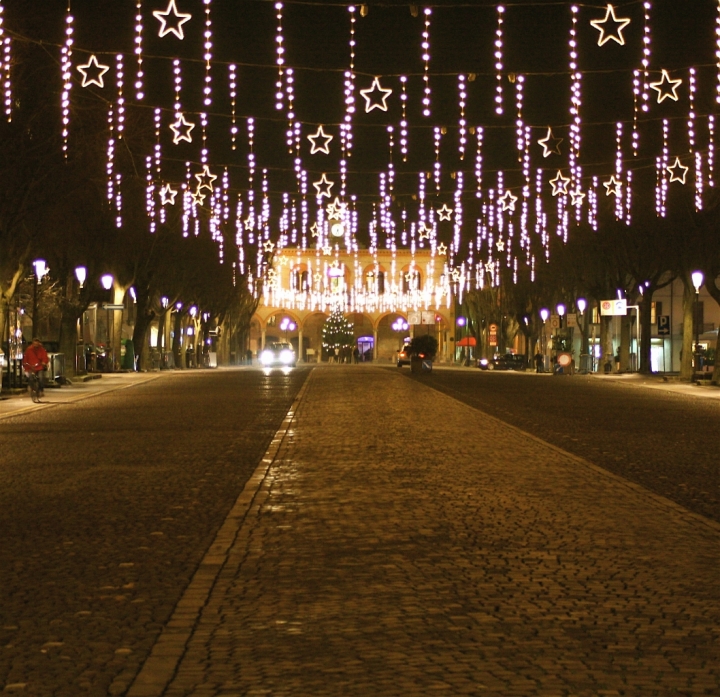 MIrandola by night di danielasmerieri