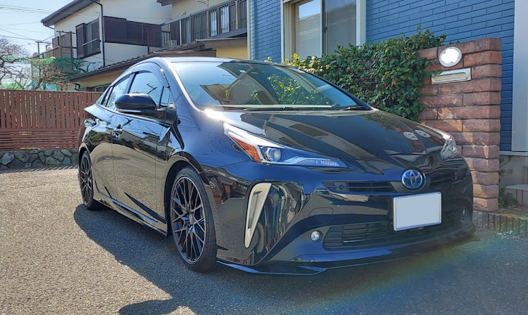 プリウスのTRD仕様・プリウス乗りと繋がりたい・プリケツ・納車しました。に関するカスタム事例の投稿画像2枚目