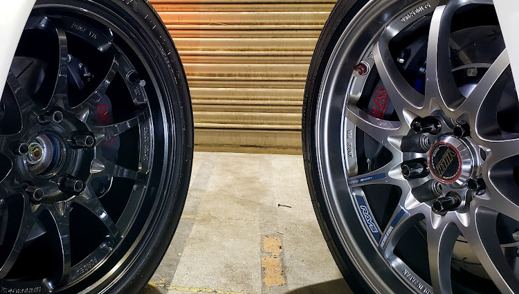シビックタイプRのFD2・みんなでつくろうホイール図鑑・CE28N・CE28N GENESIS・CE28 CLUB RACER IIに関するカスタム事例の投稿画像9枚目