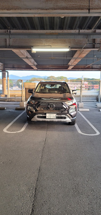 RAV4のRAV4乗りさんと繋がりたい・RAV4・電飾・LED・りっちゅーは盛れるに関するカスタム事例の投稿画像3枚目