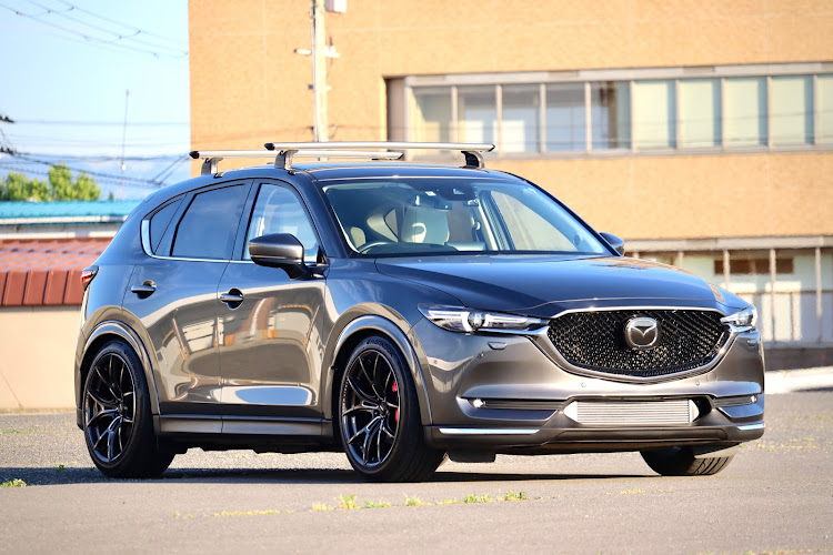CX-5のCX-5・57FXZ・マシグレ・ナンバーレス・車高ダウンに関するカスタム事例の投稿画像2枚目