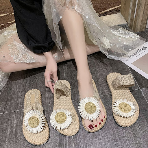 Title 3, Womens Outdoor Little Daisy Slippers, Flat Low...