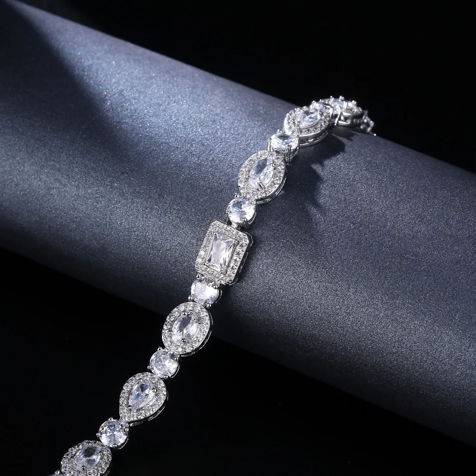 Waterdruppel Multi-vorm Paardenoog Zirkonia Armband, een schitterende armband voor dames, perfect voor dagelijks gebruik of als cadeau voor speciale gelegenheden.