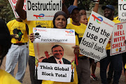 With the 27th UN Climate Change Conference running from November 6-18 in Egypt, the South Durban Community Environmental Alliance protested at Suncoast Beach promenade against oil and gas exploration in South Africa.