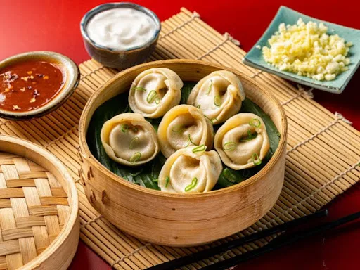 Veg Cheese Steamed Momos (6Pcs)