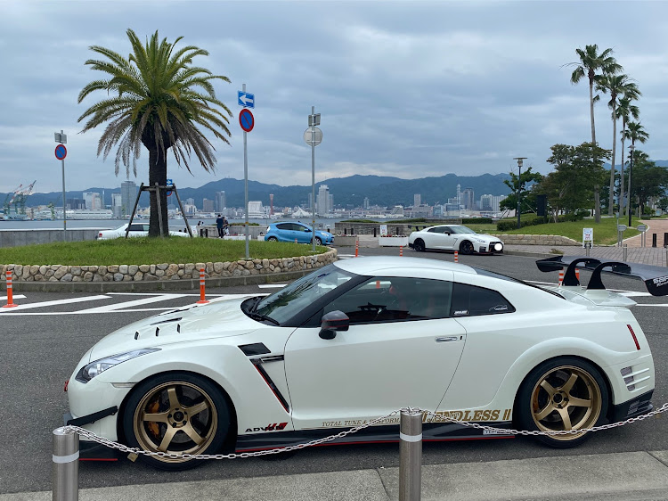 NISSAN GT-Rの繋がれお尻にドンっ・ドライブに関するカスタム事例の投稿画像2枚目