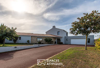 House with pool and terrace 2