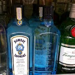 cheap alcohol in Tokyo, only $15 for a large bombay sapphire in Tokyo, Japan 