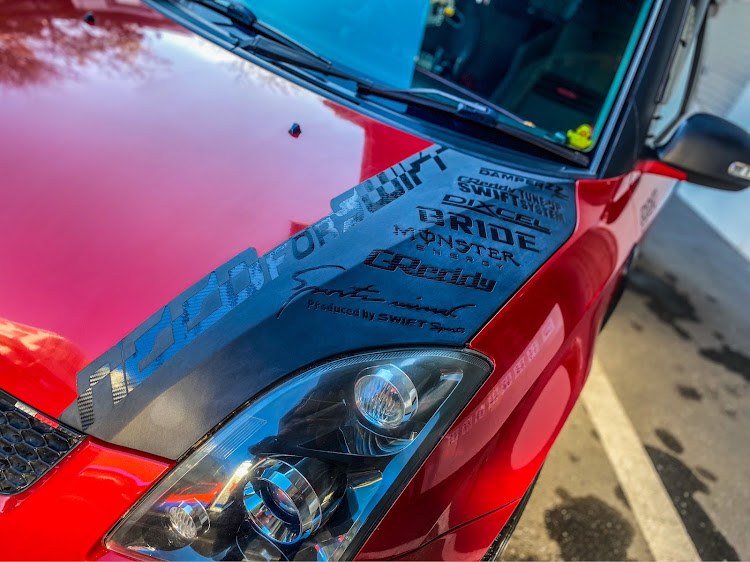 スイフトスポーツのS.H.I.L.I.S.・横浜スタイル・need for swift・あなたの街のシール屋さん・手切りステッカーに関するカスタム事例の投稿画像5枚目