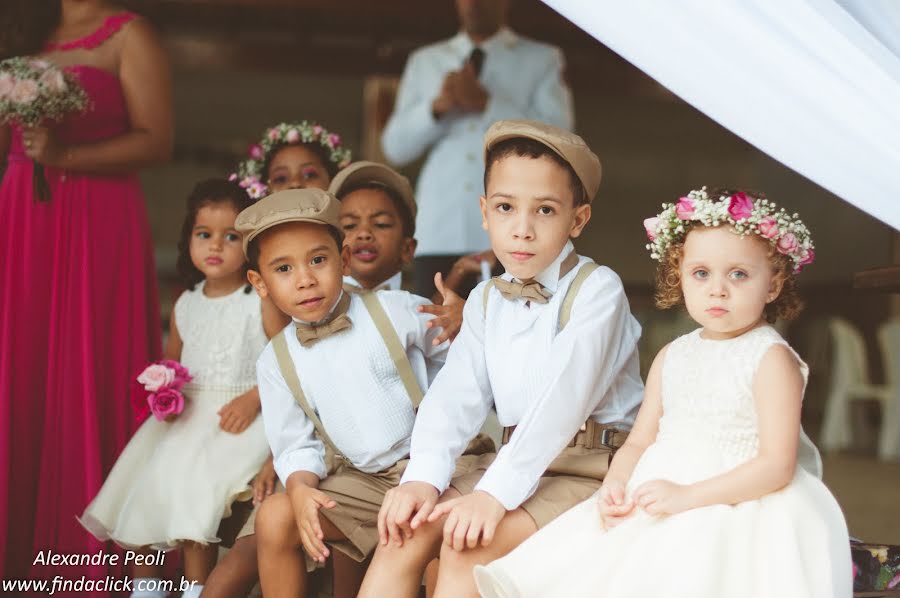 Fotografo di matrimoni Alexandre Peoli (findaclick). Foto del 18 aprile 2017