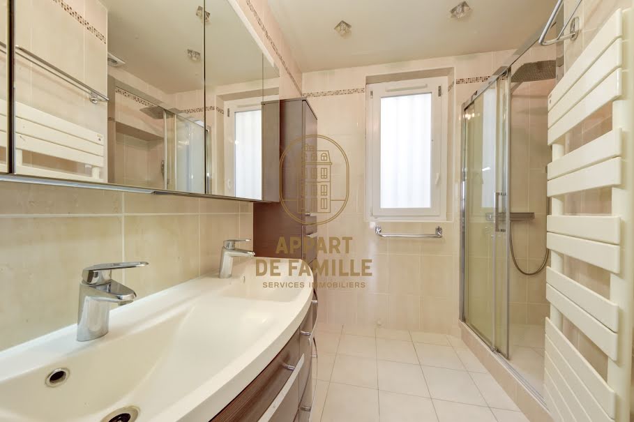 Vente appartement 5 pièces 102 m² à Paris 18ème (75018), 1 040 000 €