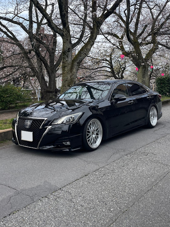 クラウンアスリートの4月もよろしくお願い致します🌸・サクラと愛車・フカリム・RSR車高調に関するカスタム事例の投稿画像1枚目