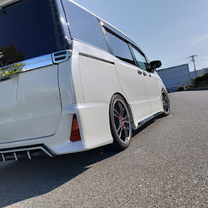 ヴォクシー ZRR80W