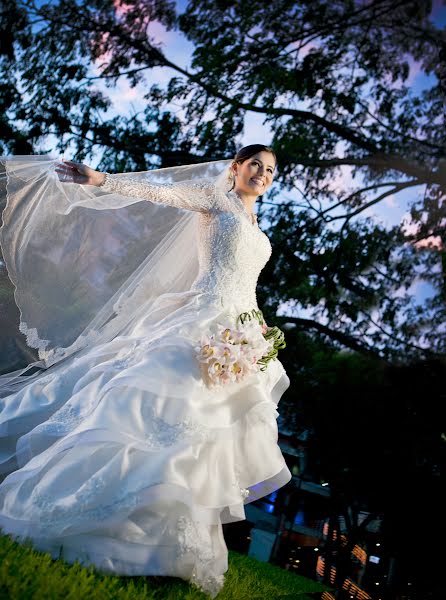 Fotografo di matrimoni Francesco Caputo (photocreativa). Foto del 30 gennaio 2015