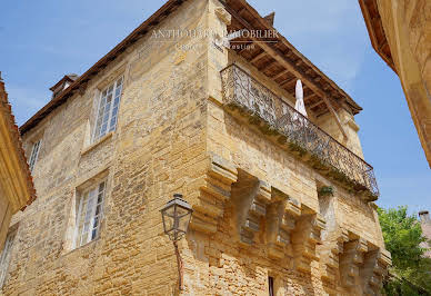 Hôtel particulier avec salle de réception 11