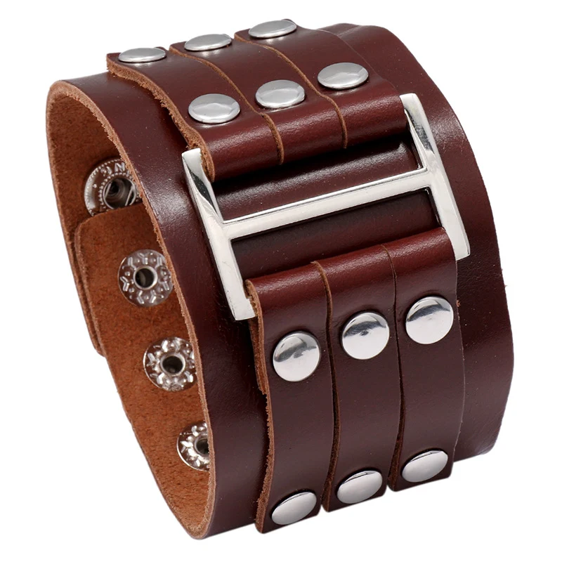 Bracelet homme vintage en cuir multicouche avec rivets, un accessoire robuste et élégant pour un look affirmé au quotidien.