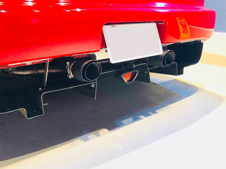 NSXのDIY・AKRAPOVICに関するカスタム事例の投稿画像1枚目