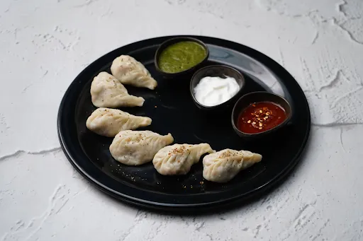 Veg Steamed Momos [6 Pieces]