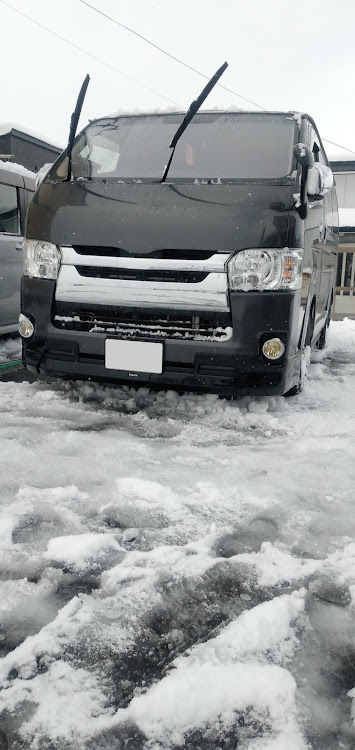 レジアスエースバンの低そうで低くない少し低い車・5月もよろしくお願いしますに関するカスタム事例の投稿画像1枚目