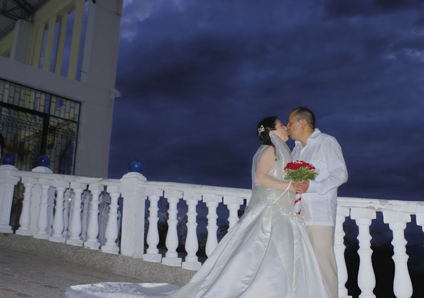 Wedding photographer Leonel Morales (leonelmorales). Photo of 24 November 2014