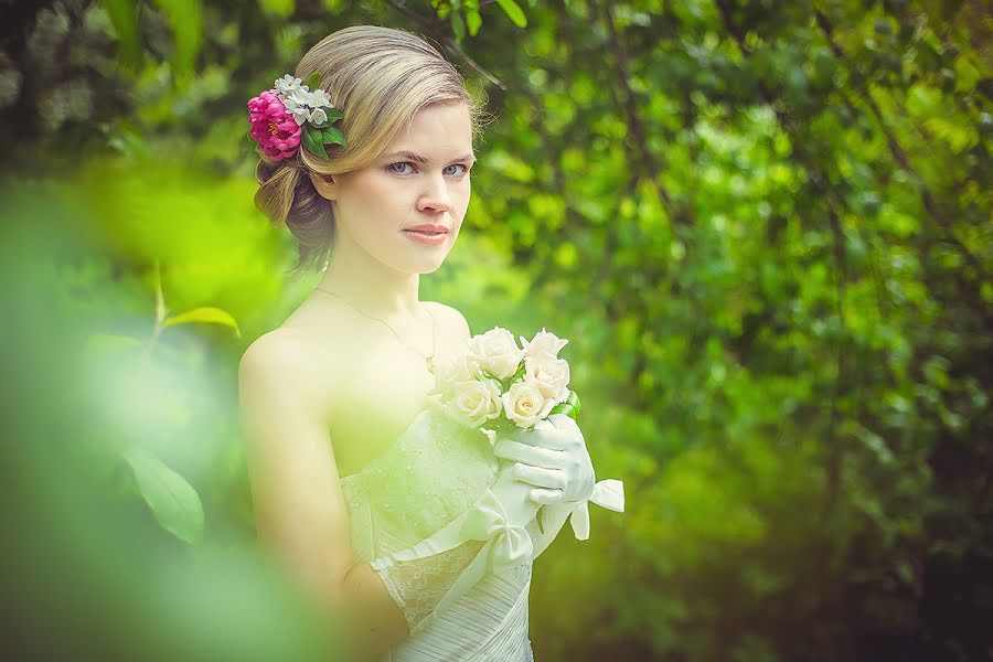 Fotógrafo de bodas Alena Zvezdina (viorteia). Foto del 18 de mayo 2015