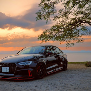 RS3 セダン