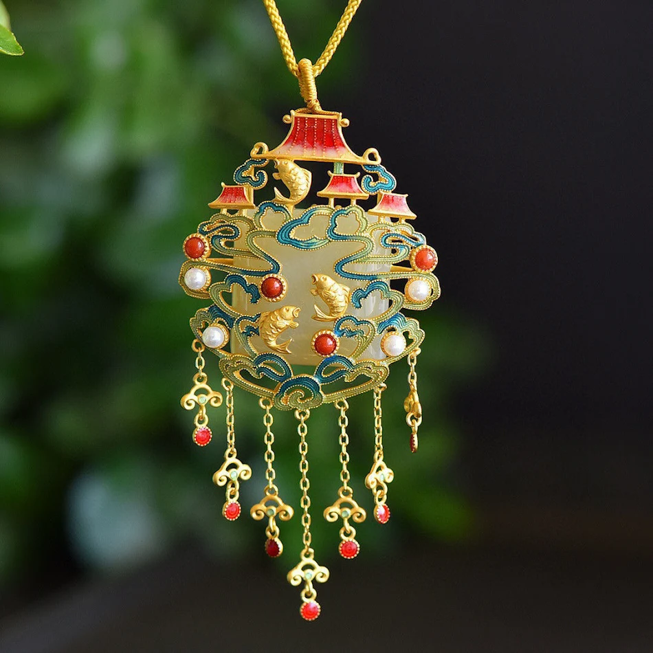 Yuyue Gantry vergulde clavicula ketting, een stijlvol accessoire dat uw decolleté accentueert met glans en verfijning.